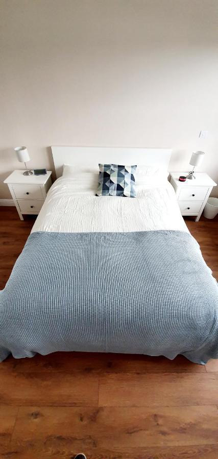 Riverside Marina Apartments Lanesborough Bagian luar foto