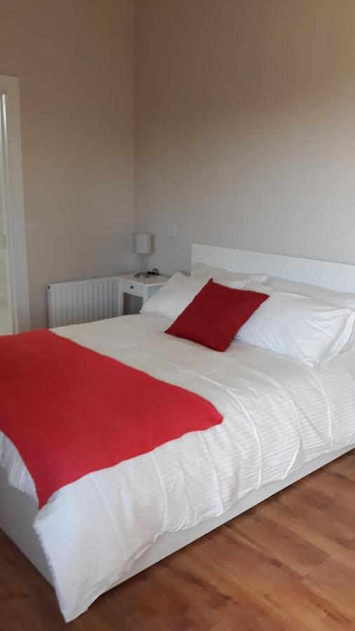 Riverside Marina Apartments Lanesborough Bagian luar foto